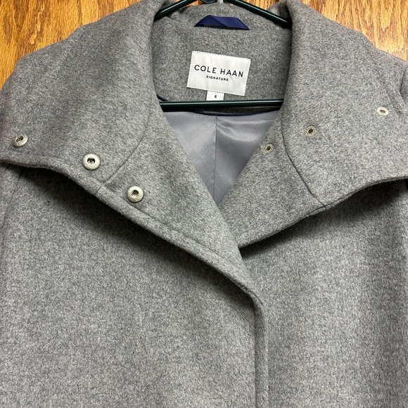 Women’s Cole Haan Gray Trench Coat Wool Blend size 4 - Picture 3 of 7